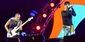Festival d’été de Québec 2016 – Jour 10 | Red Hot Chili Peppers sur les Plaines: Succès foule et succès radio