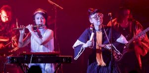 Festival de jazz de Montréal 2023 | TEKE::TEKE fait lever le party avec son psych-rock en japonais
