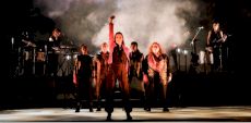 Lysis au Théâtre du Nouveau Monde | Une tragédie grecque dans un Québec contemporain 