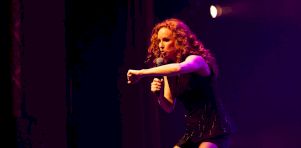 Silvi Tourigny au Club Dix30 | En feu dans son premier one-woman show