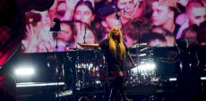 Festival d’Été de Québec 2025 – Jour 2 | Avril Lavigne et Simple Plan offrent une soirée 100% canadienne… pour le 4 juillet!