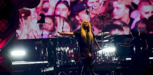Festival d’Été de Québec 2025 – Jour 2 | Avril Lavigne et Simple Plan offrent une soirée 100% canadienne… pour le 4 juillet!
