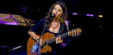 Festival International de Jazz de Montréal 2025 – Jour 9 | Gabi Hartmann au Gesù (en images)