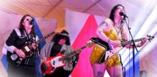 La Noce de Laine – Jour 2-3 | Sous le sigle du girl power (merci Marie-Pierre, Anna et les filles de Los Bitchos, OTPMD, Dolphin Hyperspace, Les Shirley et Bon Enfant)