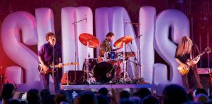 Festival international de jazz de Montréal 2025 – Jour 8 | Soirée guitare au Jazz (Sofie Royer, Fievel Is Glauque, Suuns)