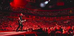Bryan Adams au Centre Vidéotron | Québec en prend plein la gueule !