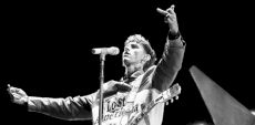 En images | Machine Gun Kelly (MGK) au Centre Bell