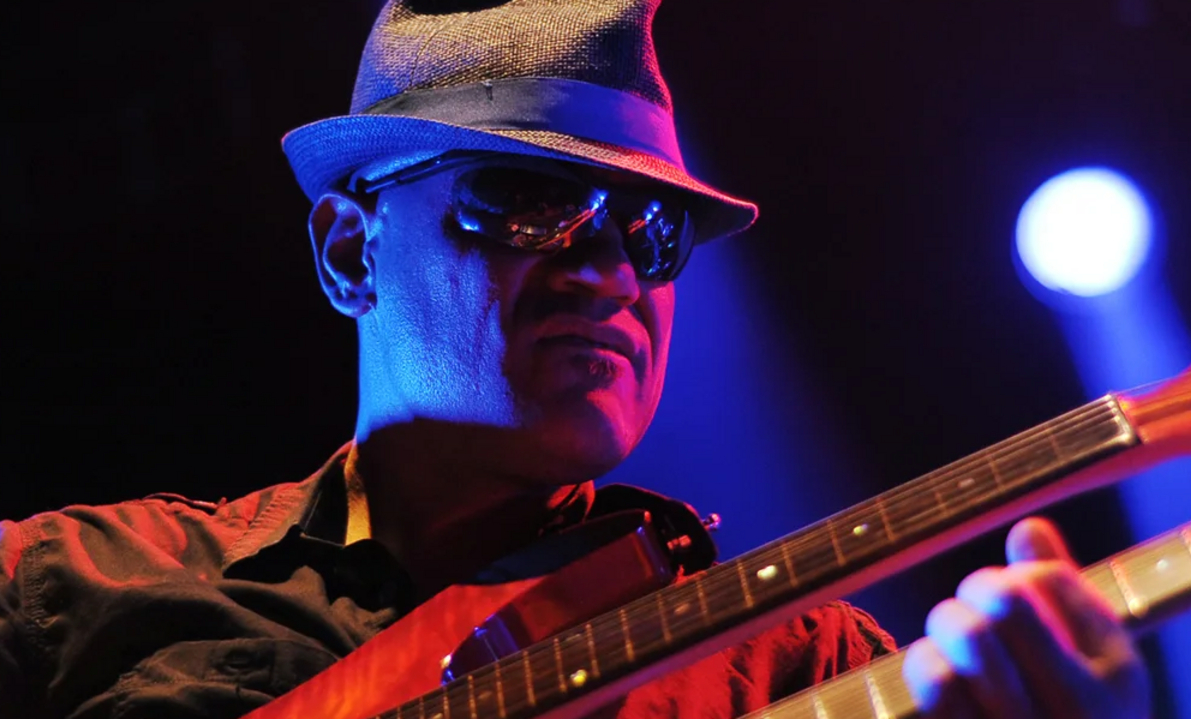 screaming headless torsos