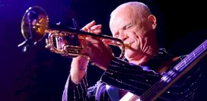 Flea au Théâtre Beanfield | La profondeur solo d&rsquo;un vétéran des Chili Peppers