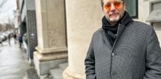 Entrevue avec Luc De Larochellière | Une carte blanche pour ses 40 ans de carrière au Festival des Guitares du Monde 2026