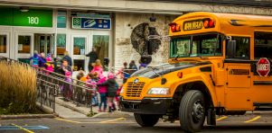 Sorties scolaires culturelles, accès aux livres et théâtre : Le Front commun exige des remparts contre Québec
