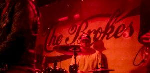 The Brokes au Théâtre Fairmount | « Too broke to Stroke? Try… The Brokes »