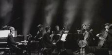 Festival international de Jazz de Montréal 2026 – Jour 1 | Max Richter berce et envoûte la salle Wilfrid-Pelletier
