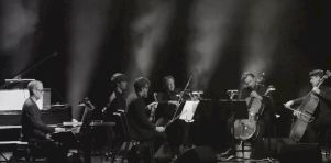 Festival international de Jazz de Montréal 2026 – Jour 1 | Max Richter berce et envoûte la salle Wilfrid-Pelletier