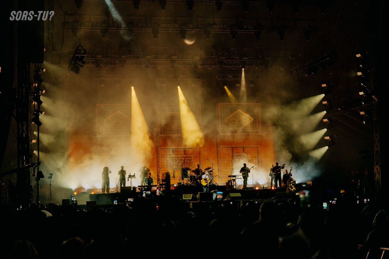 mumford and sons lasso montreal 2026 03