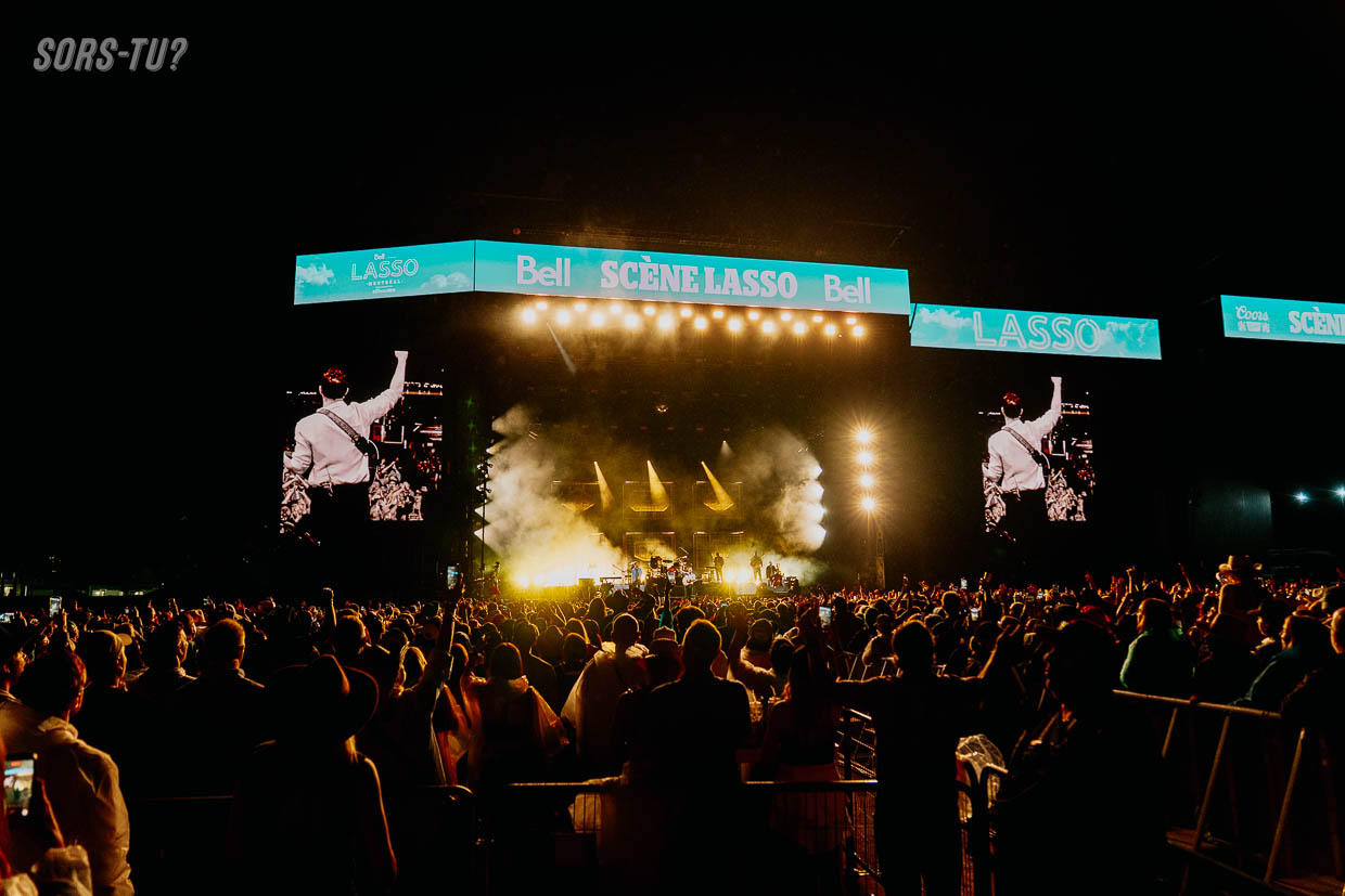 mumford and sons lasso montreal 2026 09