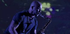 Colin Stetson et Brìghde Chaimbeul au Théâtre Outremont | La lumière dans les doigts et dans le souffle