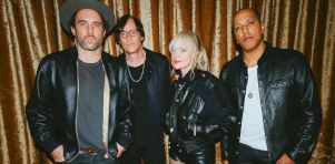 Entrevue avec Emily Haines de Metric | Romantiser le passé plutôt que de succomber à la nostalgie