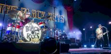 The Black Keys | Une Place Bell aux allures de cabaret