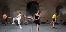 Mathilde Monnier présente Black Lights à l’Agora de la danse | Un cri chorégraphique contre les violences faites aux femmes