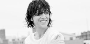 Critique concert: Charlotte Gainsbourg se fait timide et charmante