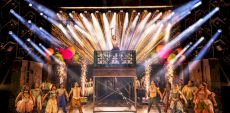 La comédie musicale & Juliet de passage à Montréal en 2026