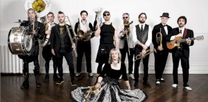 Lemon Bucket Orkestra au Grizzly Fuzz | Danser pour la paix, jusqu’à l’épuisement