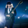 Angus Young dans toute sa splendeur. Photo par Shanti Loiselle. 