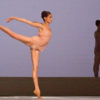 Tanya Howard dans Chroma. Photo par Cylla von Tiedemann, courtoisie de The National Ballet of Canada. 