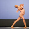 Tanya Howard dans Chroma. Photo par Cylla von Tiedemann, courtoisie de The National Ballet of Canada.