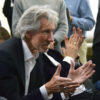 La réaction de <a href='/artiste/roger-waters/' >Roger Waters</a> en entendant l'extrait présenté aux médias.